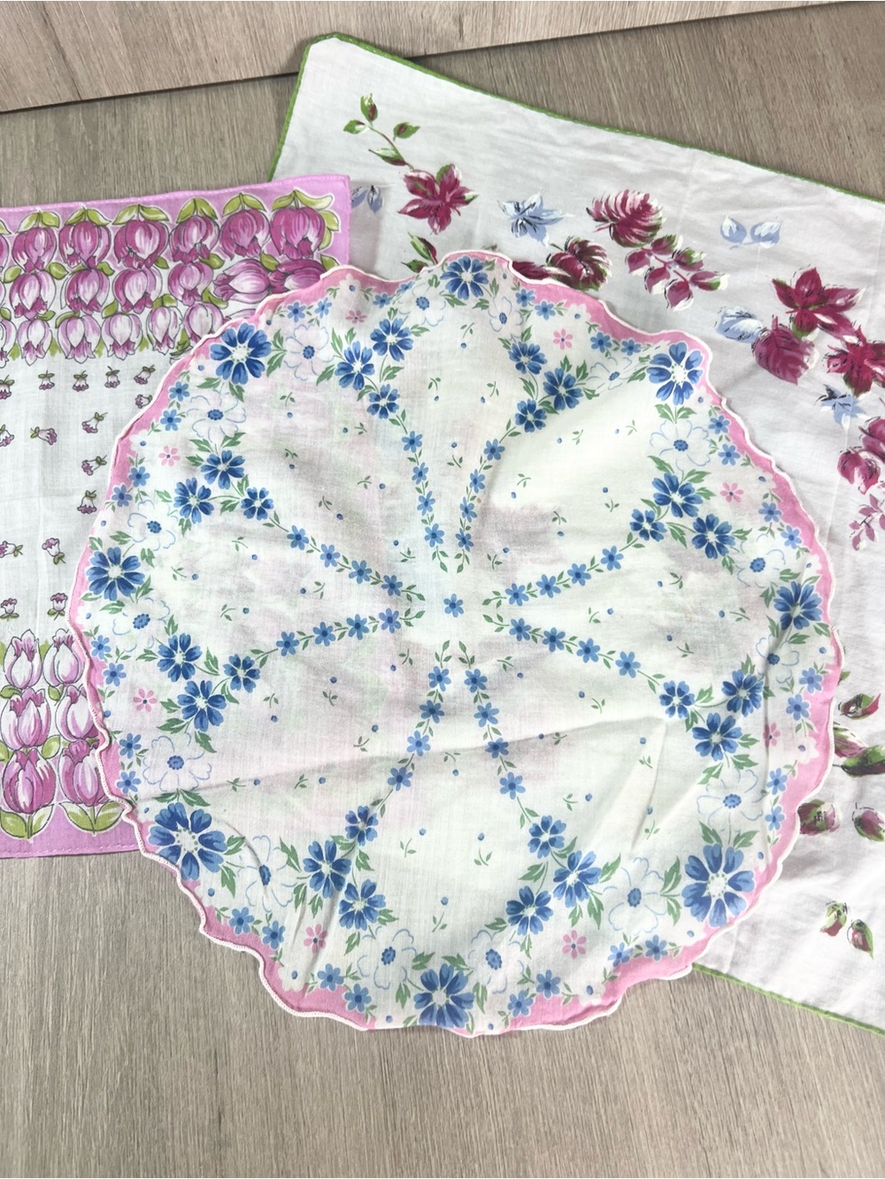 Vintage hankies lot of 6 floral cottagecore dainty - Picture 5 of 8